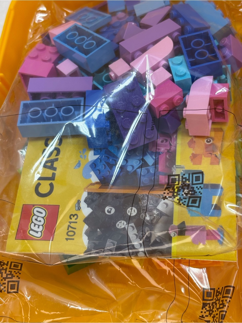 Lego brand new new see pictures Lego Yellow Carrying Case with Red Latch Accent - Picture 6 of 9